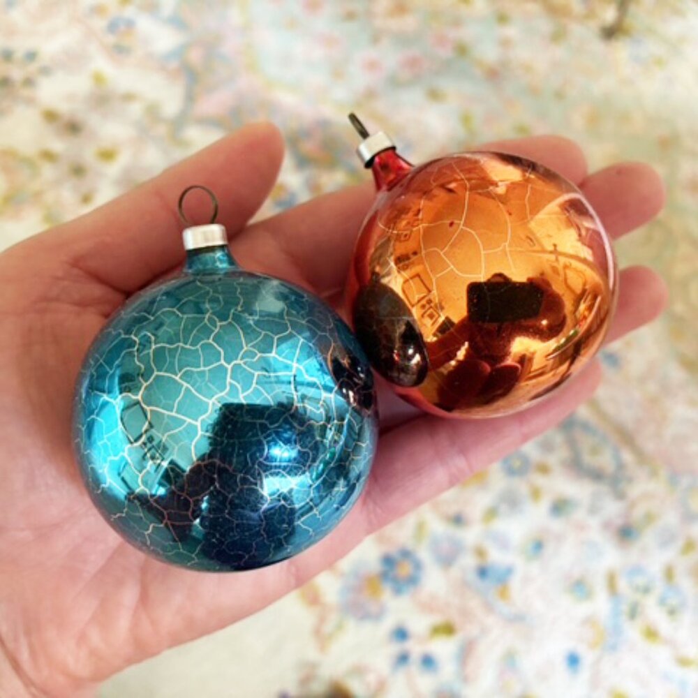 Vintage Box of 12 Christmas Glass Ball Ornaments Austria Rainbow Pink Green Blue - Picture 7 of 10